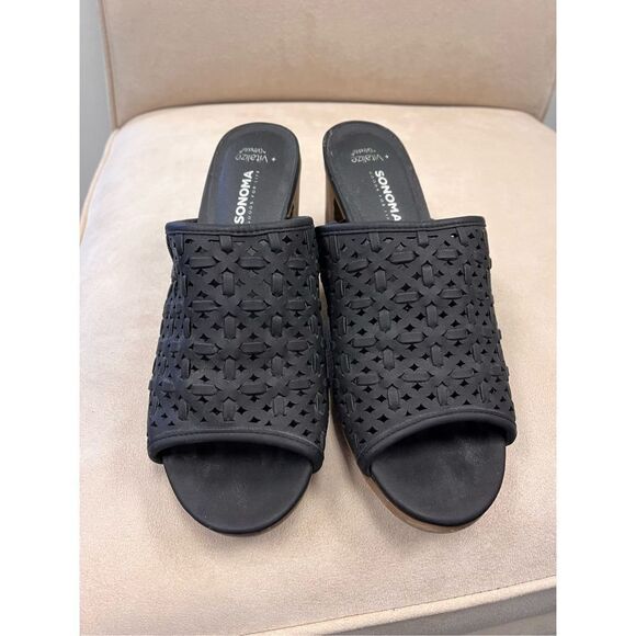 Sonoma Careen Black Heeled Open Toe Mules sz 9
EUC - Picture 2 of 7